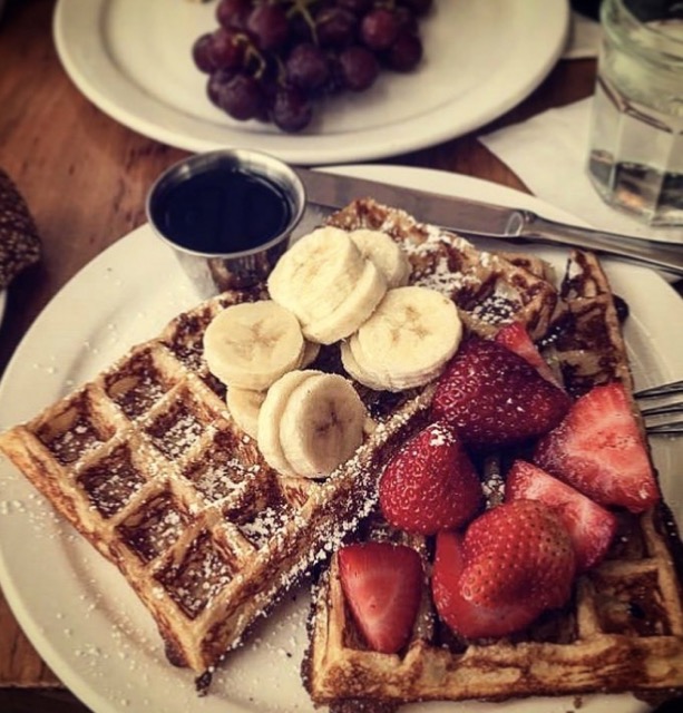 A photo of a breakfast at a restaurant.
