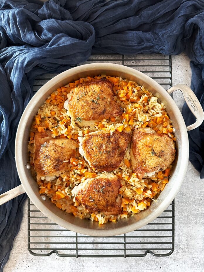 Pan with chicken and rice