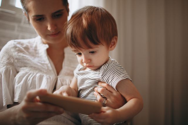 Not All Screen Time is the Same: A Guide for Babies Under One